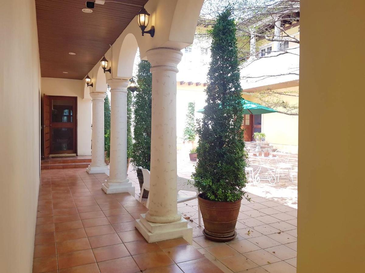 Prompimarn Villa Toscana Бангкок Экстерьер фото
